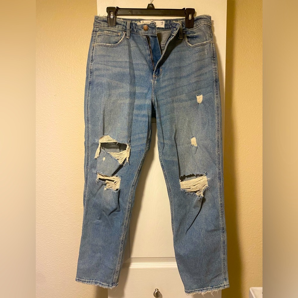 Hollister curvy high-rise distressed mom jean size 11R